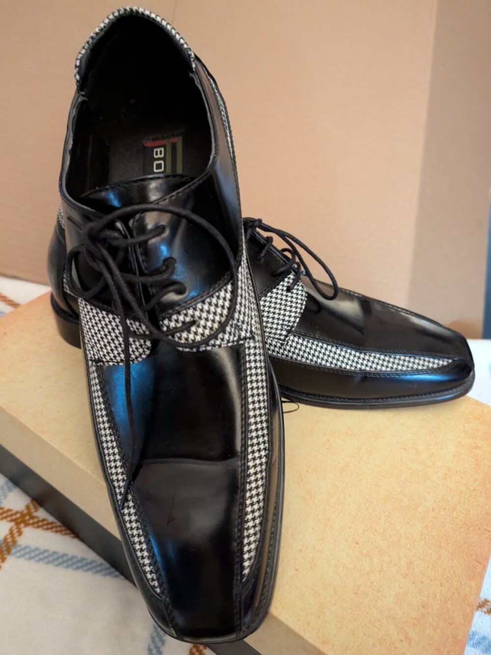 Bolano Mens' Black & Plaid Shoes Size 10.5
